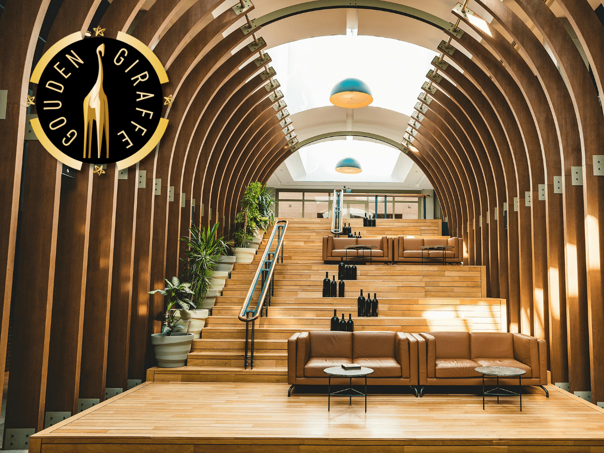 Evenementenlocatie met Gouden Giraffe logo